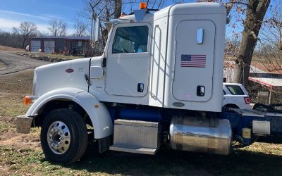 Photo of a 2012 Peterbilt 365 Conventional Sleeper Semi for sale