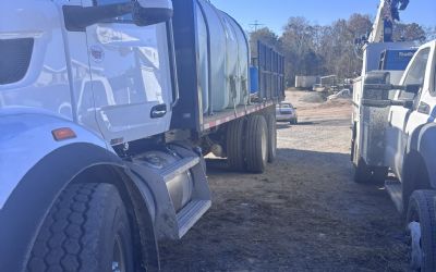 Photo of a 2025 Peterbilt 567 Flatbed Truck for sale