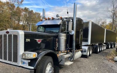 Photo of a 2009 Peterbilt 389 for sale