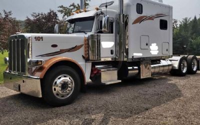 Photo of a 2012 Peterbilt 389 Sleeper Semi Truck for sale