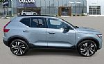 2023 XC40 Thumbnail 4