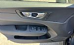 2026 XC60 Thumbnail 16