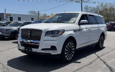 Photo of a 2023 Lincoln Navigator L SUV for sale