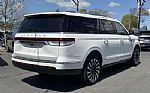 2023 Navigator L Thumbnail 3