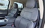 2023 Navigator L Thumbnail 10