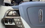 2023 Navigator L Thumbnail 27