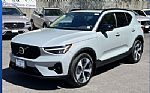2024 XC40 Thumbnail 2