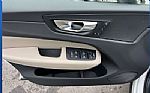 2026 XC60 Thumbnail 15