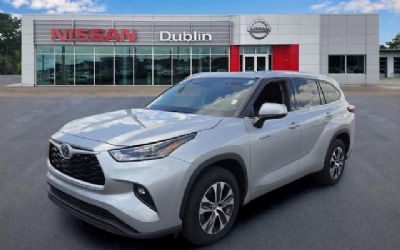Photo of a 2021 Toyota Highlander Hybrid XLE for sale