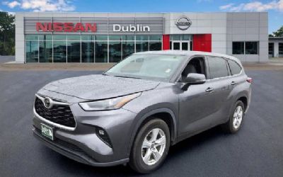 Photo of a 2022 Toyota Highlander LE for sale
