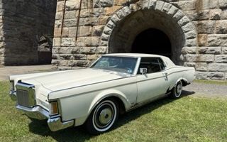 Photo of a 1971 Lincoln Continental Mark III for sale
