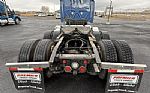 2019 CASCADIA 126 Thumbnail 3