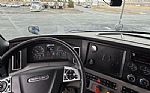 2019 CASCADIA 126 Thumbnail 7