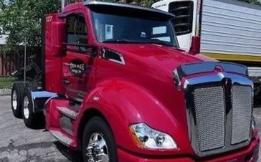 2017 Kenworth T680 Day Cab Trucks
