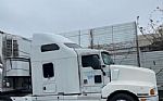 2001 T600 Thumbnail 1