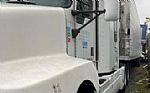 2001 T600 Thumbnail 3