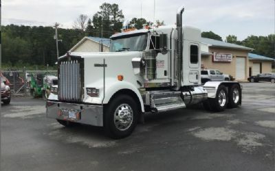 Photo of a 2013 Kenworth W900L Sleeper Trucks for sale