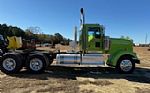 2016 W900 Thumbnail 8