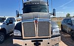 2022 T880 Sleeper Semi Tractor Thumbnail 2
