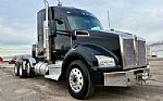 2021 T880 Sleeper Semi Truck Thumbnail 1