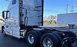 2015 VNL64T670 Thumbnail 6