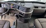 2016 VNL64T630 Thumbnail 13