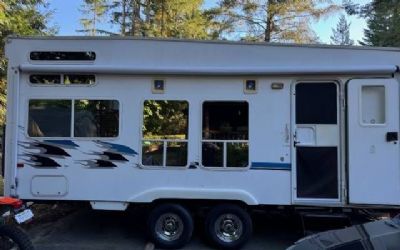 Photo of a 2005 Weekend Warrior FS3000 Fifth Wheel Toy Hualer for sale