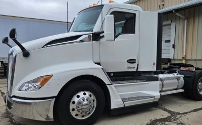 2023 Kenworth T680 