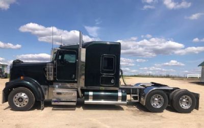 Photo of a 2003 Kenworth W900L for sale