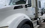 2015 T880 Thumbnail 2
