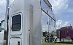 2015 T880 Thumbnail 11