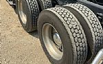 2023 VNL64T760 Sleeper Semi Truck Thumbnail 4