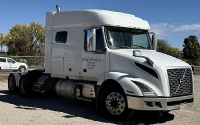 Photo of a 2020 Volvo VNL 64T760 Conventional Sleeper Semi for sale