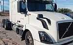 2018 VNL64T670 Thumbnail 1