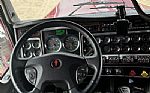 2025 W900 Thumbnail 9