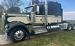 2017 W900 Thumbnail 1
