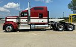 2022 W900 Thumbnail 1