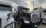 2012 T660 Thumbnail 4