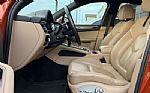 2022 Macan Thumbnail 6