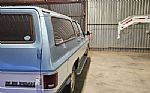 1990 Suburban SLE Thumbnail 3