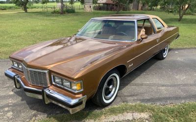Photo of a 1976 Pontiac Bonneville for sale
