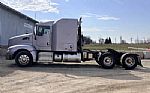 2013 T660 Thumbnail 2