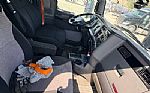 2013 T660 Thumbnail 6