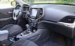 2016 Cherokee Thumbnail 17
