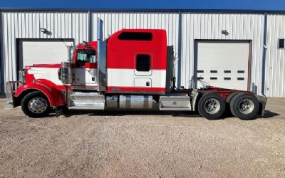 2019 Kenworth W900 
