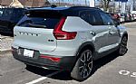 2026 XC40 Thumbnail 4