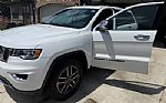 2020 Grand Cherokee Thumbnail 3