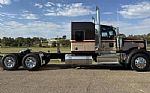 2025 W900L Thumbnail 1