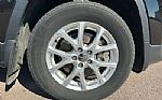 2015 Cherokee Thumbnail 38