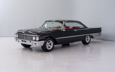 Photo of a 1961 Ford Galaxie Starliner for sale